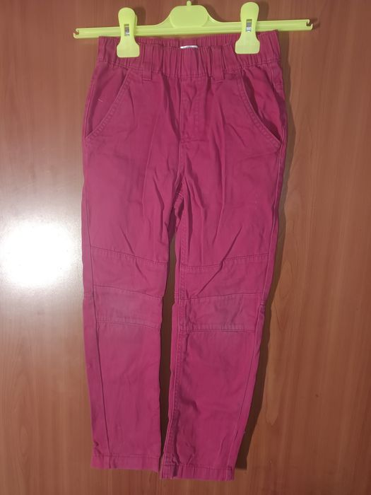 Czerwone spodnie 122