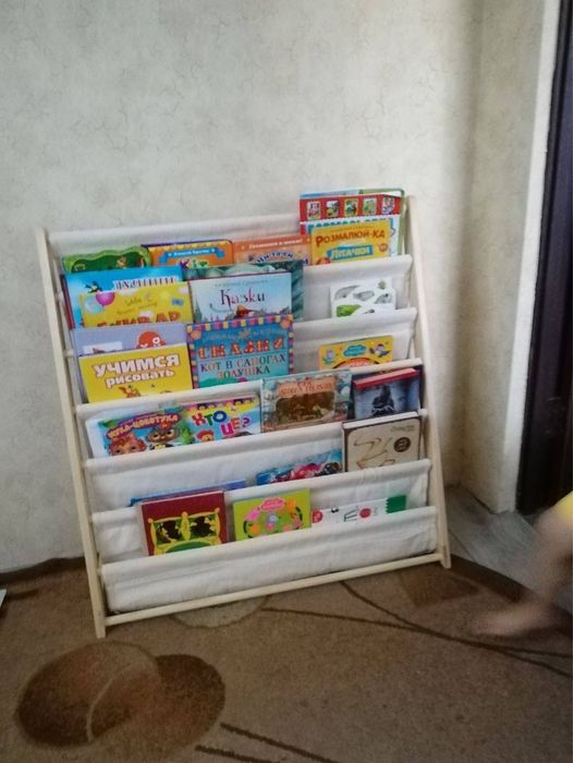 Дитяча книжкова полиця/стелаж для книжок з картинками за методикою