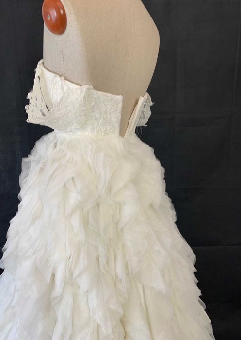 Nowa Suknia ślubna 36 S ivory tiulowe falbany gorset z trenem empire