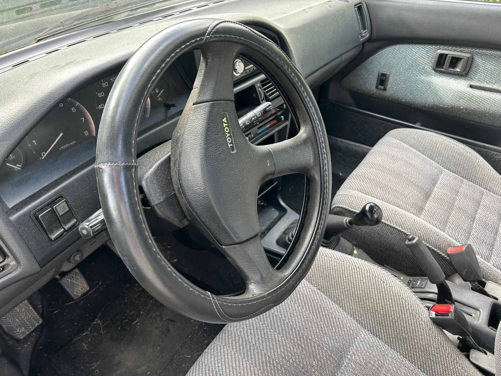 Toyota Corolla GL Liftback (1989)