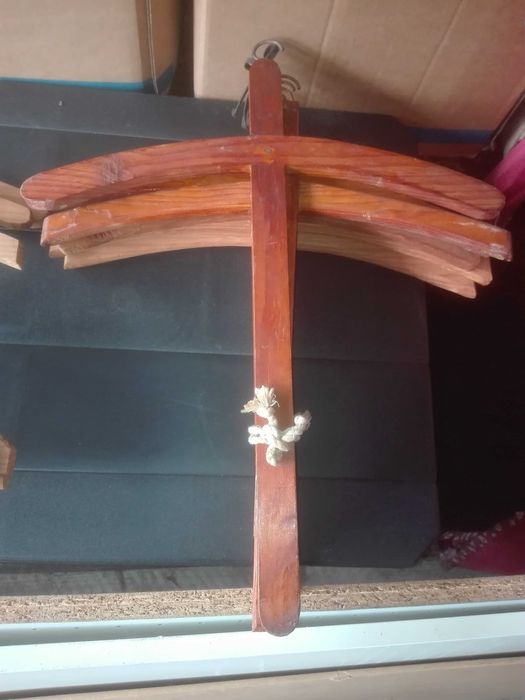 cabides de madeira e de ferro antigos e sólidos (ver todas as fotos)