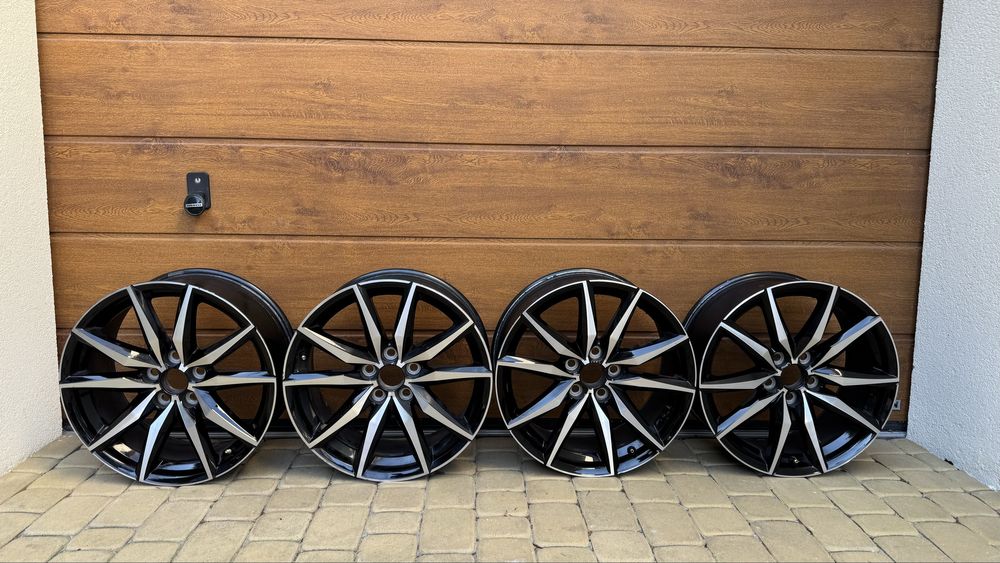 Felgi Toyota Corolla E21 LIFT GR 18 Oryginalna 42611-YP420