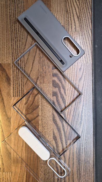 Etui Samsung Galaxy Fold6 z rysikiem