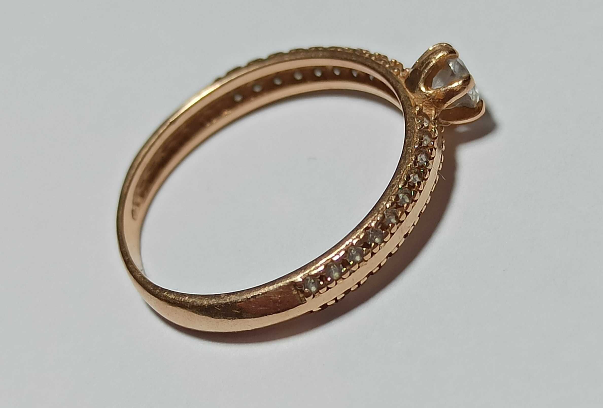 Piękny złoty pierścionek 585 2g/LOMBARD/Częstochowa/Raków