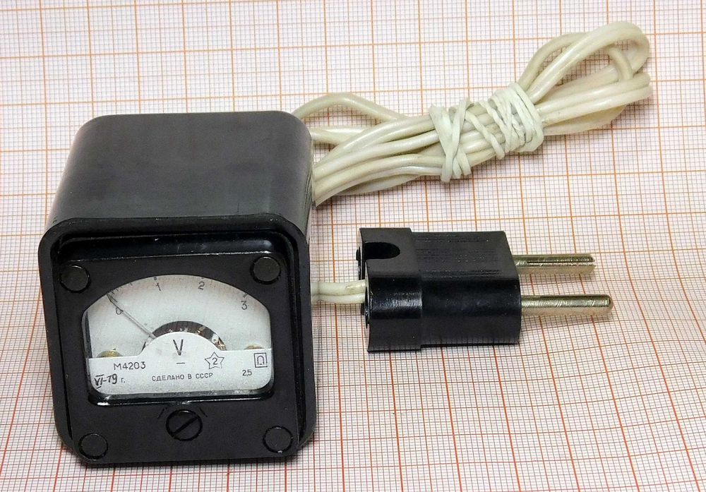 Woltomierz analogowy 3V M4203 CCCP odbiornika wojskowego R-326 [T9]
