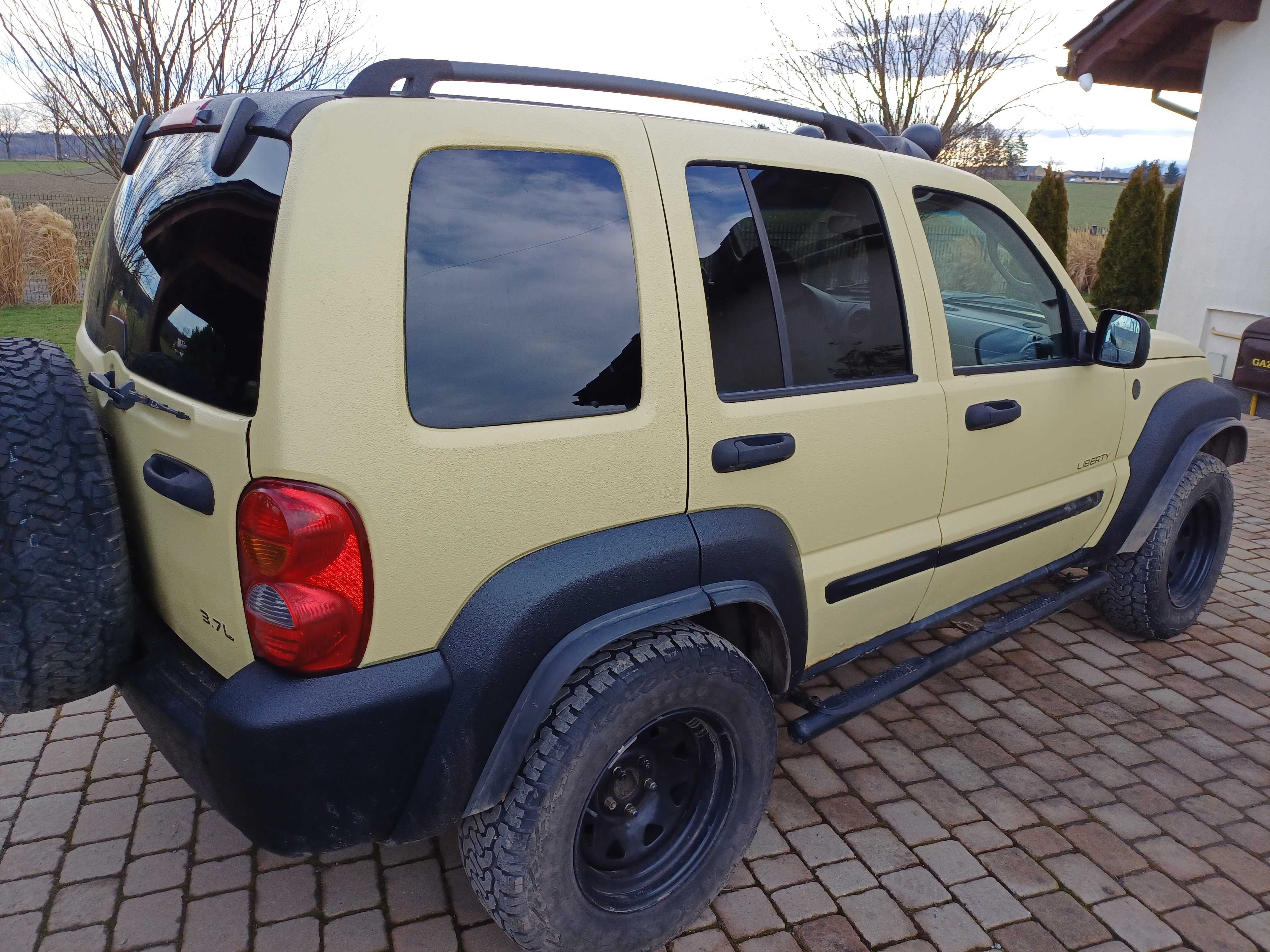 Jeep Libety 3.7 2004 r