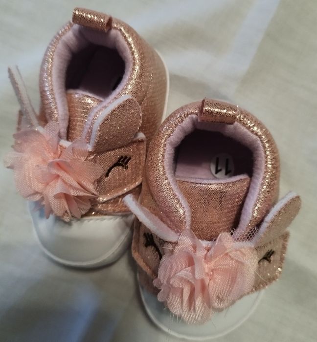 Calçado novo tamanho 11 bebe menina