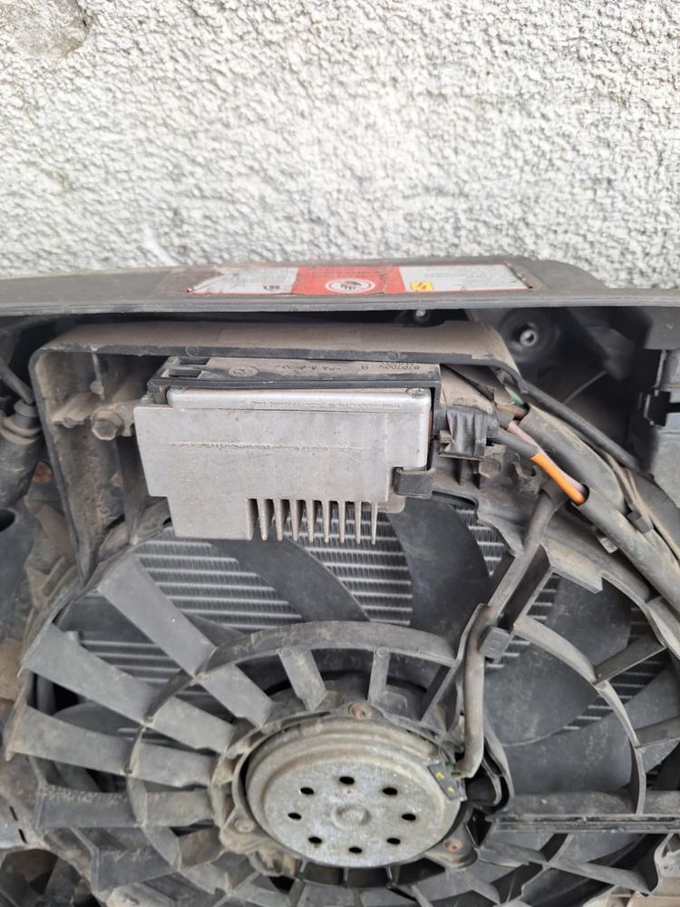 Pas przedni A6 C6 3.2 A6C6 wentylatory chłodnice belka komplet