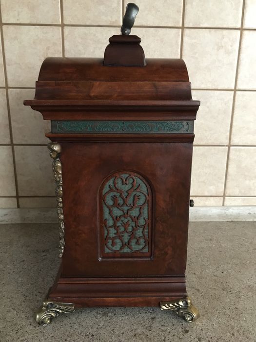 Каминные, кабинетные часы