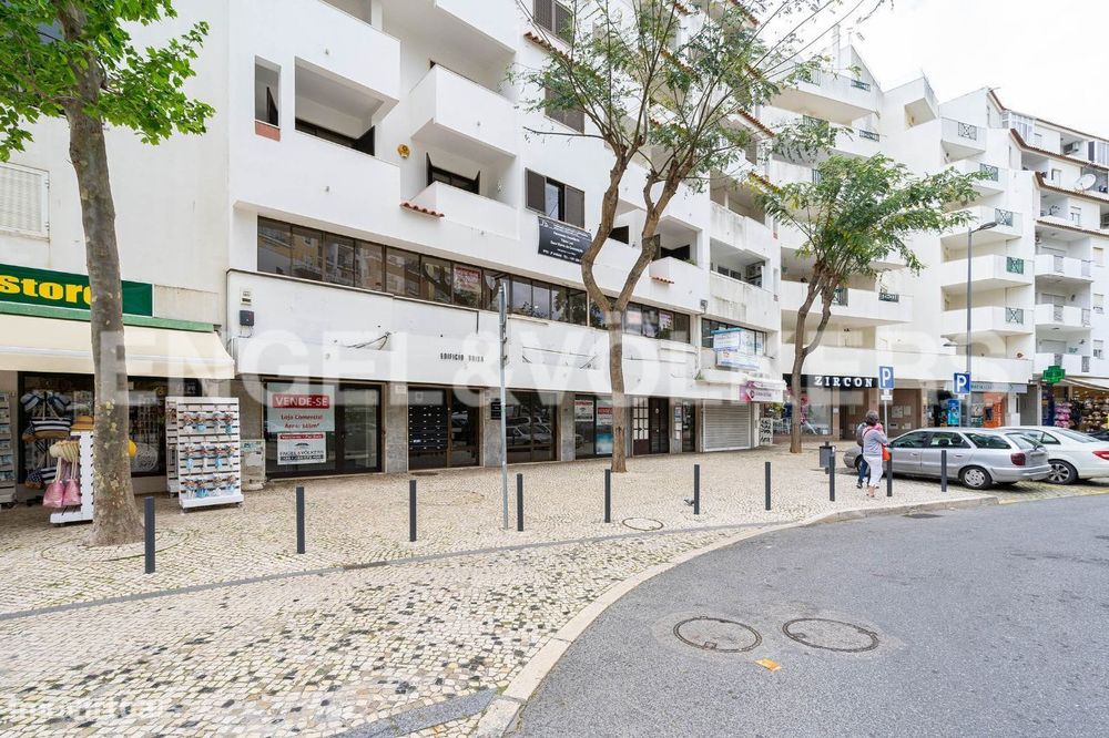 Espaço comercial no centro de Albufeira