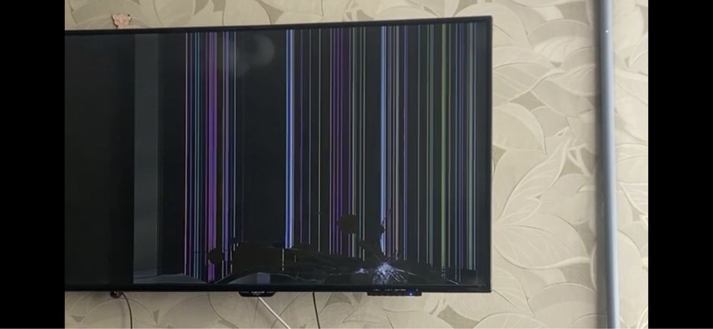 Продам телевизор Ergo «43 дюйма» разбита матрица