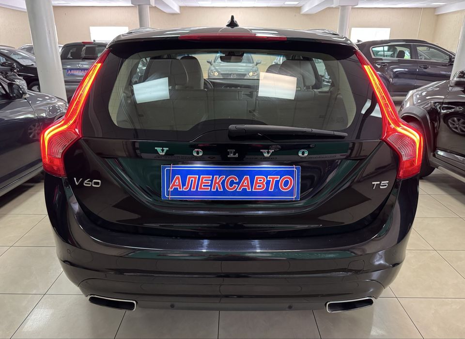 Volvo V60 Т5 2.0і 16V 8АКПП 2016 р.в. (245 к.с.)
