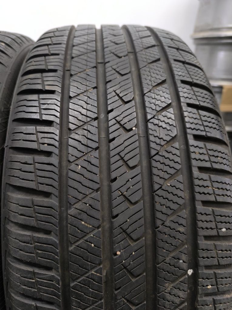 2022r 4 x 235/45/19 Vredestein Opony Całoroczne