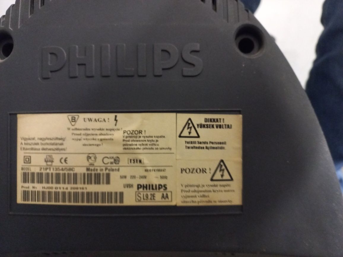 Sprzedam telewizor PHILIPS z pilotem sprawny 100% kineskopowy