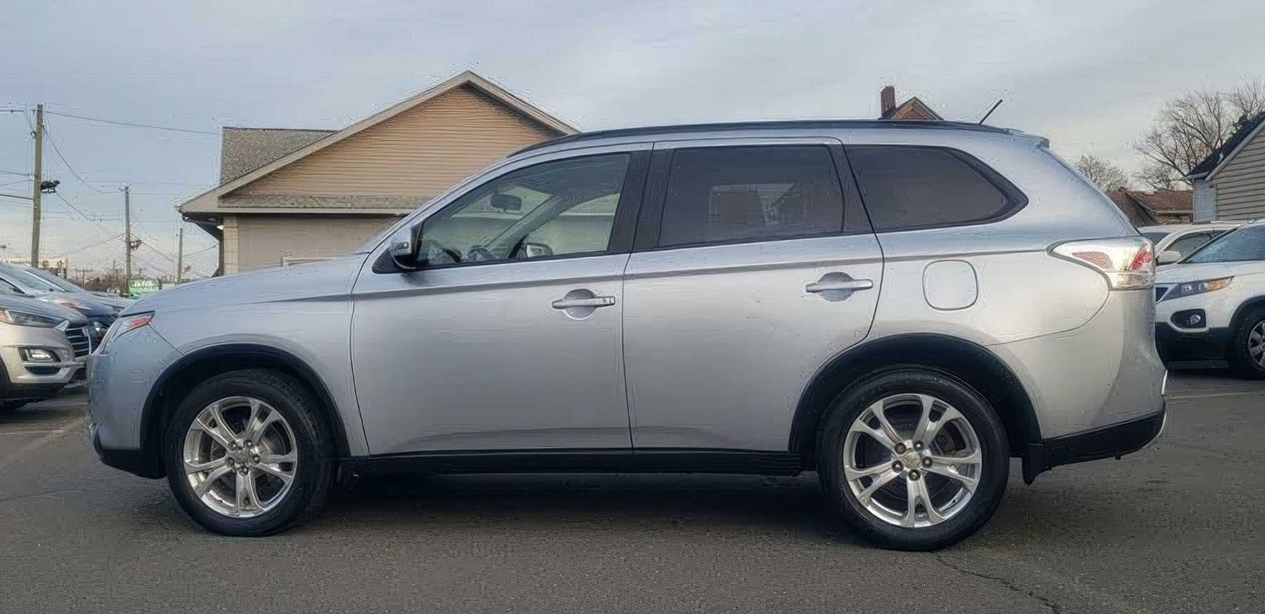 2015 Mitsubishi Outlander SE