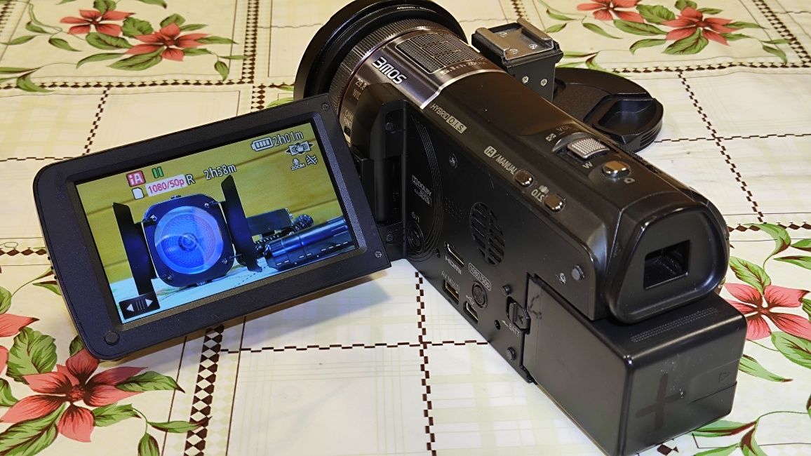 Видеокамера Панасоник HDC X-900EE.
