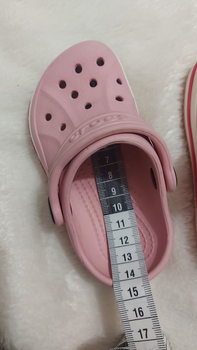 Розовые Crocs для девочки