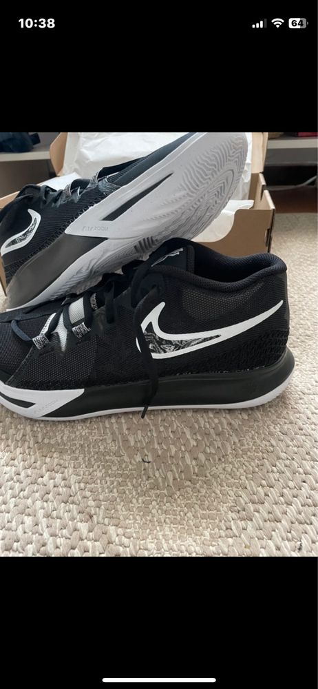 Kyrie Flytrap VI