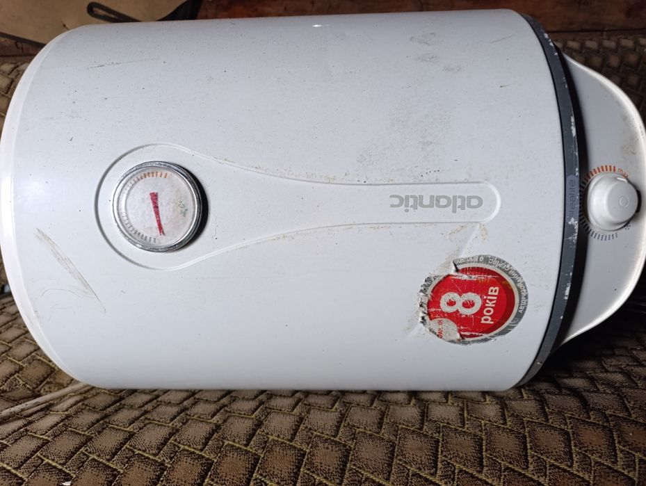 Продам бойлер 2000 грн