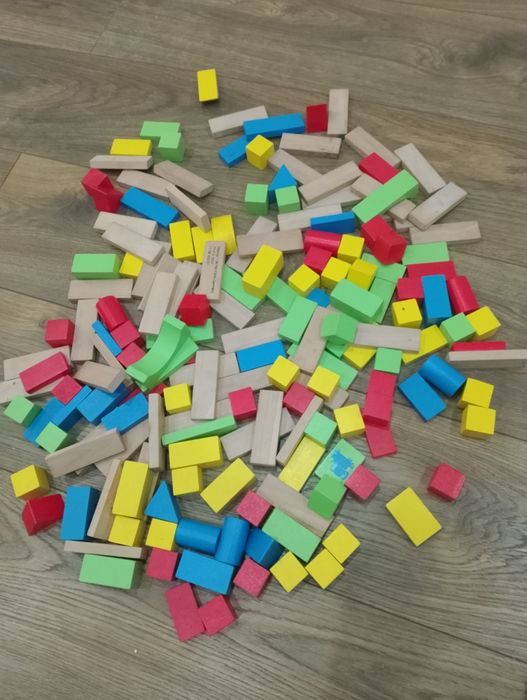 Klocki dla dziecka i wózek