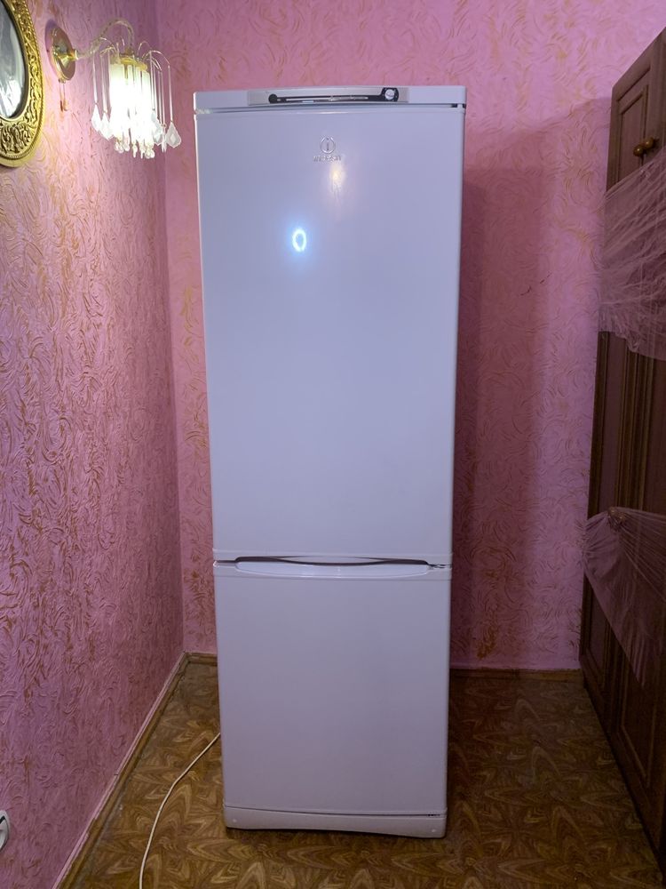 Холодильник Indesit SB185