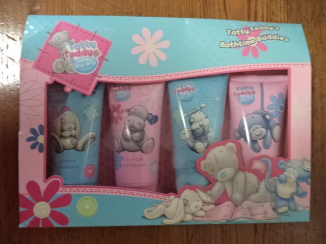 Conjunto Wells gel de banho,espuma banho,gel banho,creme corpo,shampoo