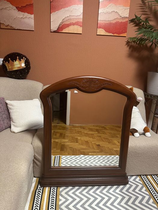 Дзеркало б/у можна ставити або вішати