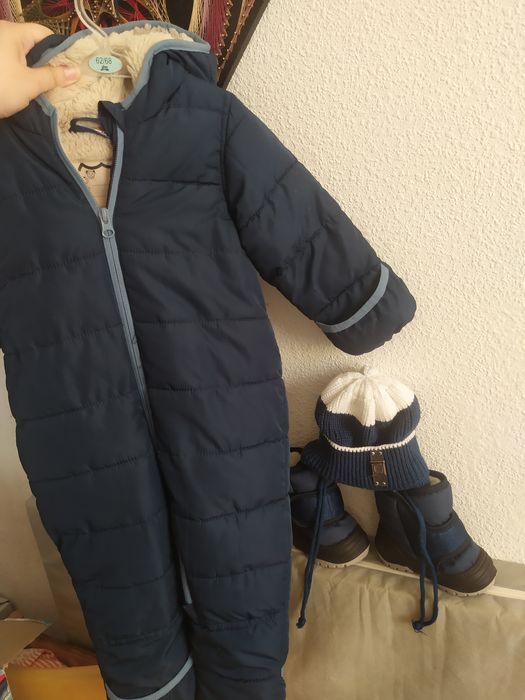Продам зимовий комбінезон+взуття на хлопчика
