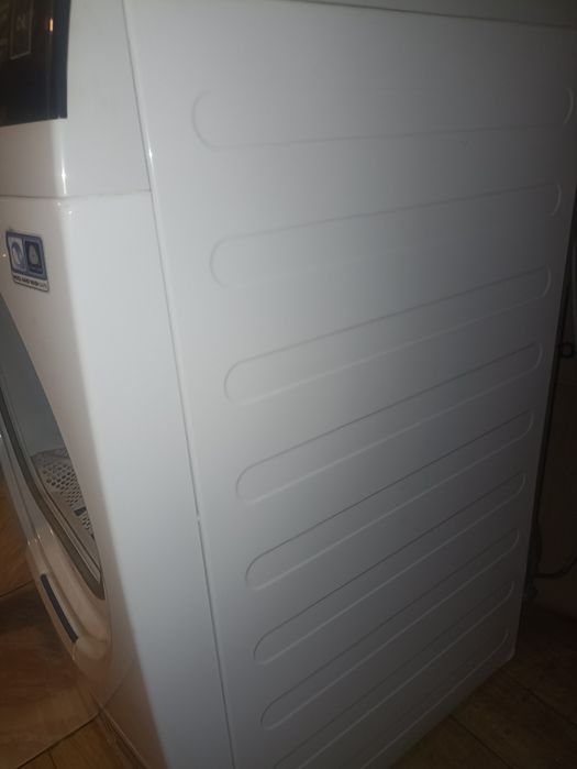 Suszarka do ubrań Electrolux Ew8H 458BP