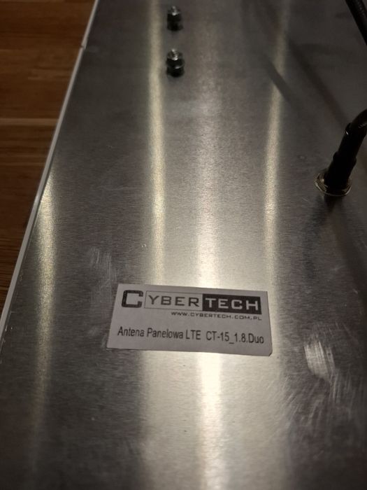 Antena dualna LTE/4G 15dBi Cybertech, nieużywana, jak nowa