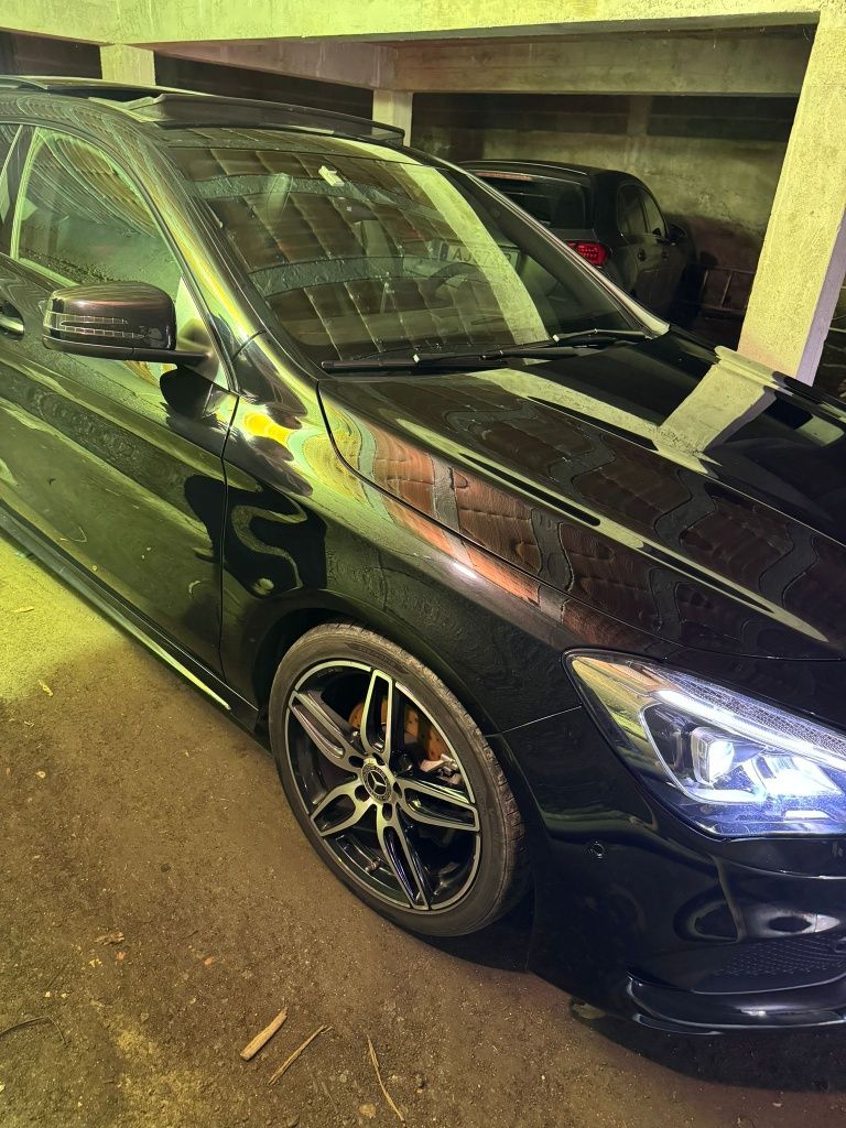 Carro Mercedes CLA 180