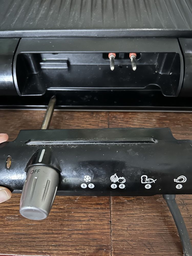 grill elektryczny Philips HD4417