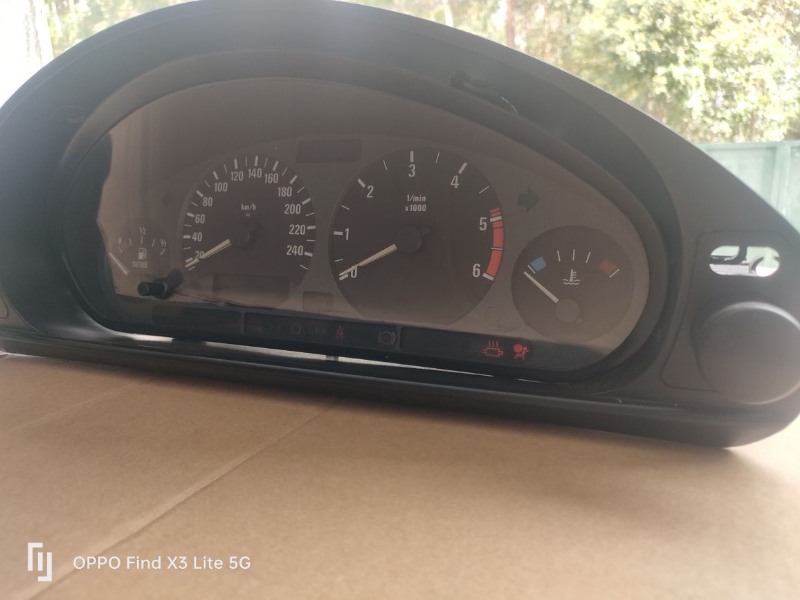Conta quilómetros BMW 318 TDS 1993