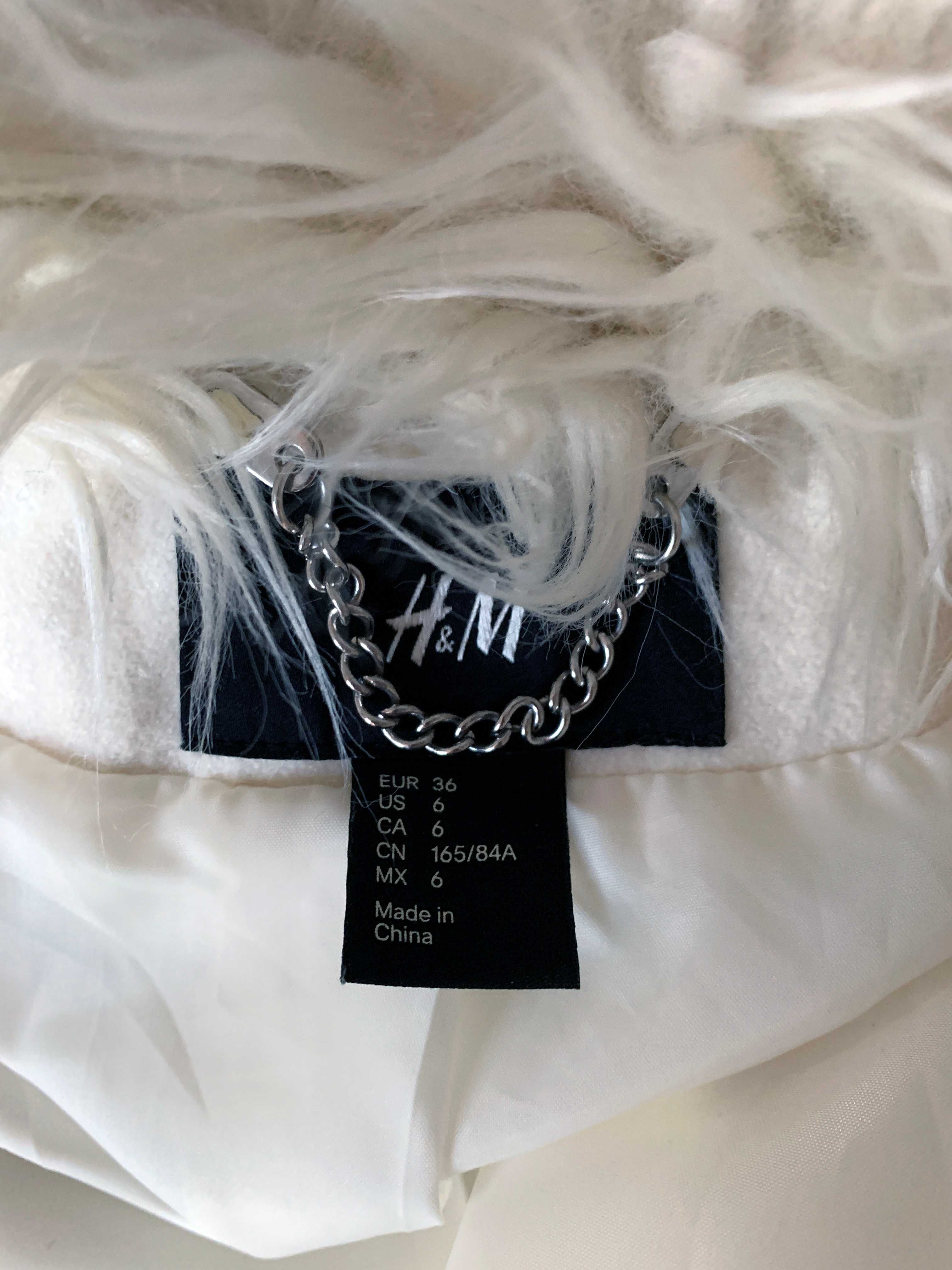 Płaszcz wełniany damski H&M biały ecru z futerkiem zapinany wełna