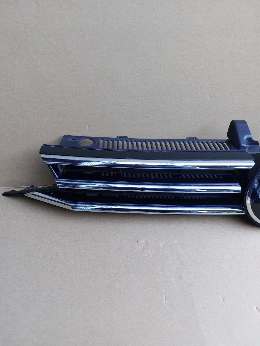 Grill VW Touran II pod radar oryginał
