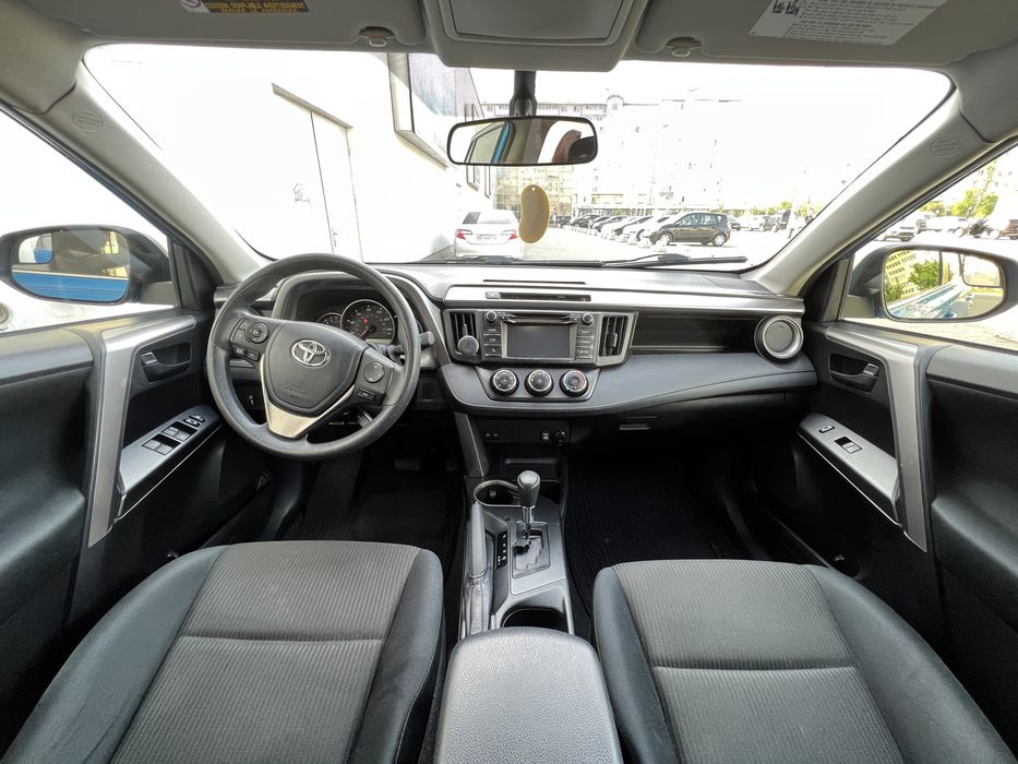 Toyota RAW4 LE 2016 / Тойота раф4