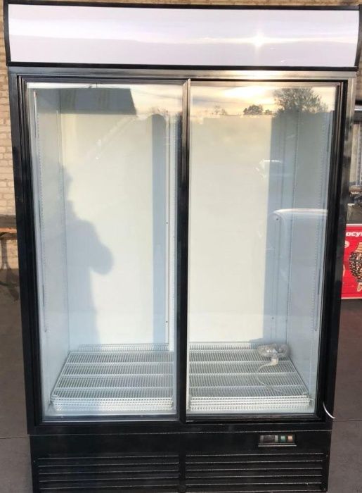 Холодильна  шафа вітрина UBC Super LARGE 1200 литров