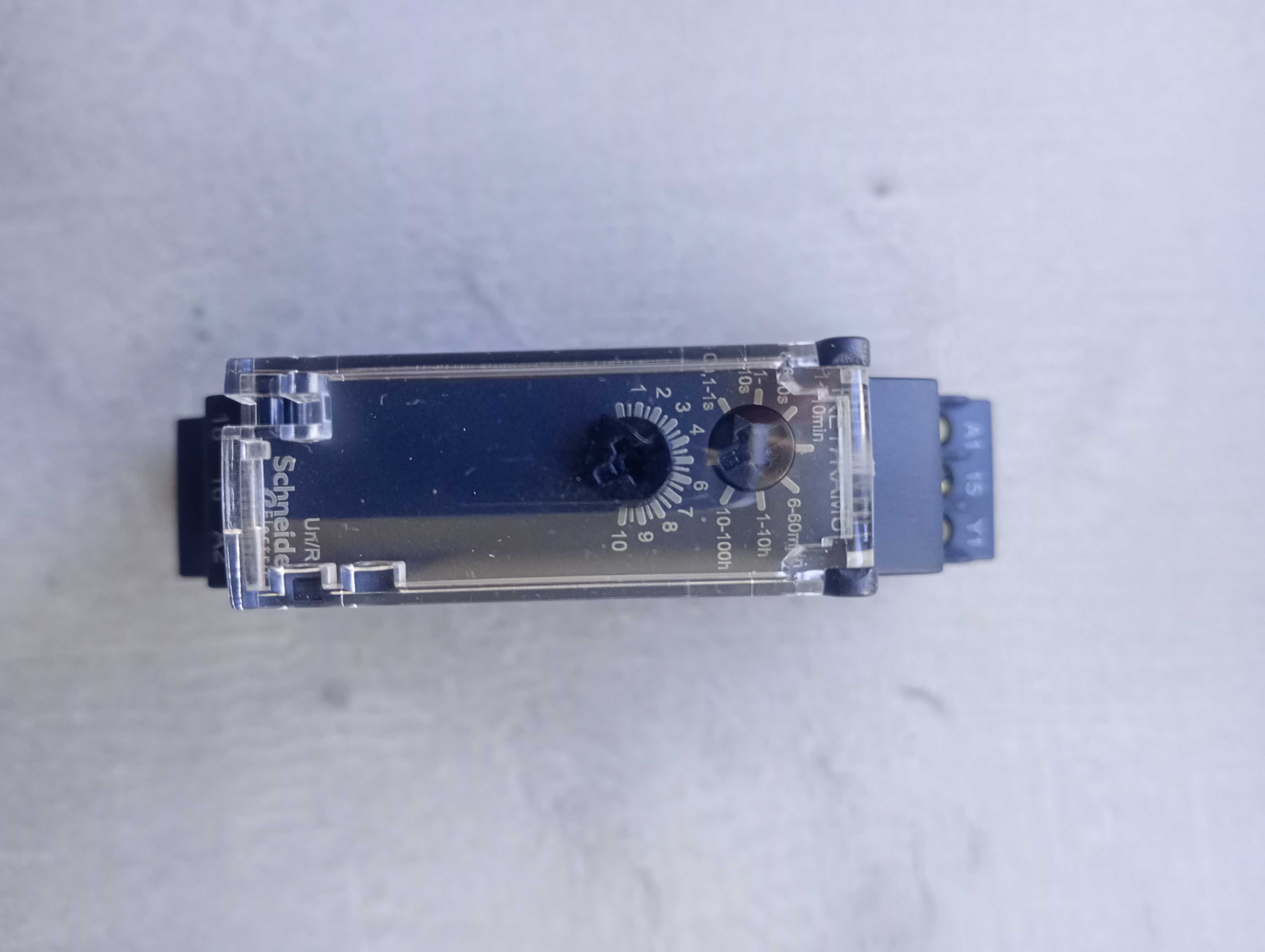 Przekaźnik czasowy Schneider Electric RE22R2MYMR, 0.05 s - 300 h
