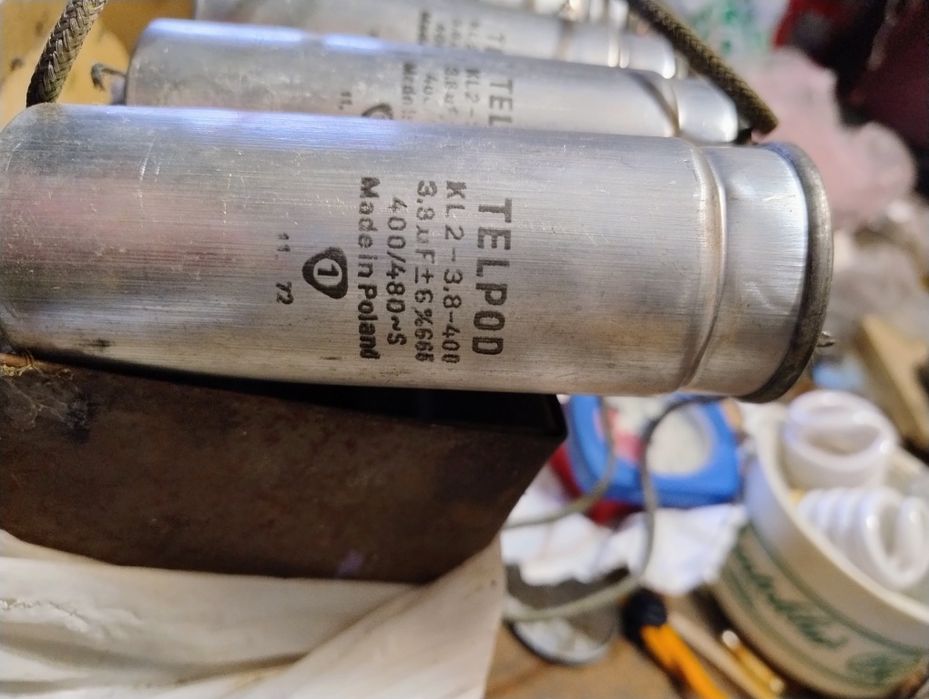 Конденсаторы б/у для запуска эл. двигателя. 300грн за все.