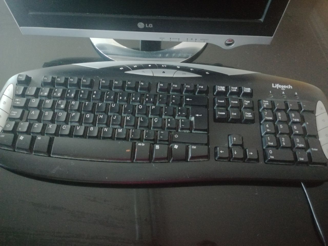 Monitor e teclado