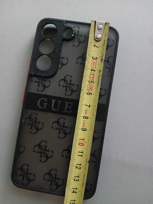 Etui na telefon Guess