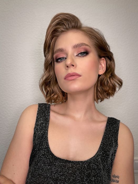 Візажист, гример, бровіст, стиліст зачісок