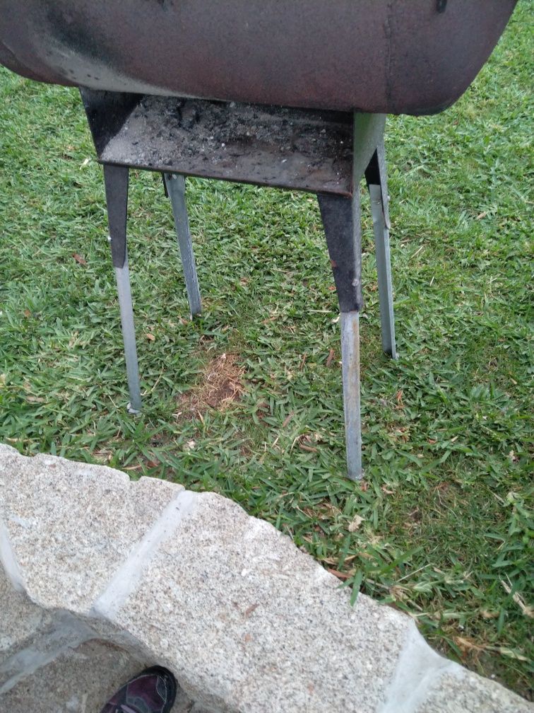 Vendo assador para churrasco