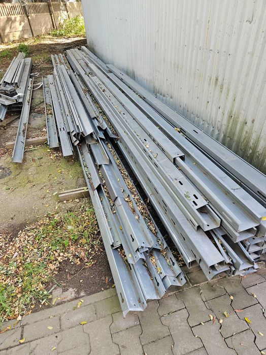 Płatwie i krokwie – różne długości, idealne do konstrukcji gruntowych