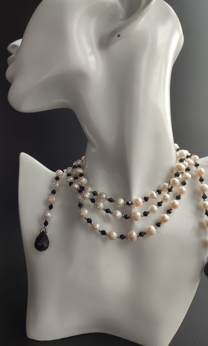 Бусы из жемчуга.