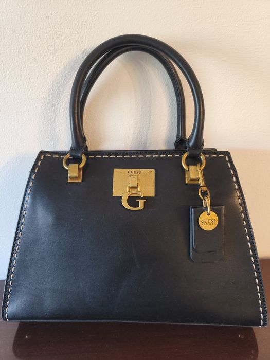 Mala preta Guess modelo Stephi