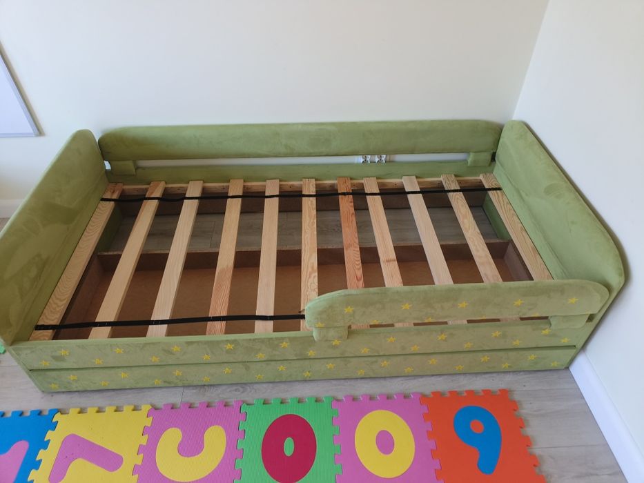 Łóżko dziecięce 180x90 z materacem