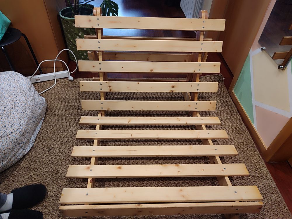 Futon sem estofado usado