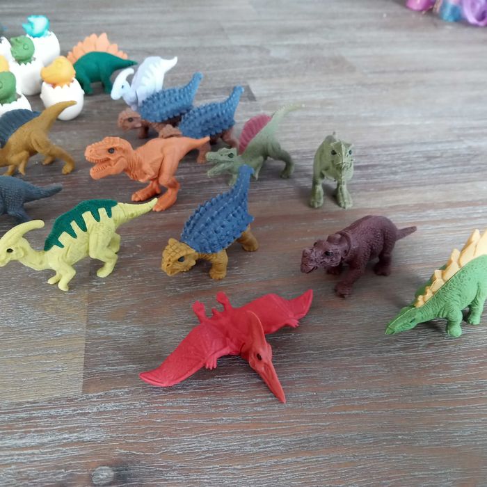 Figurki dinozaury 18 dużych 7 małych