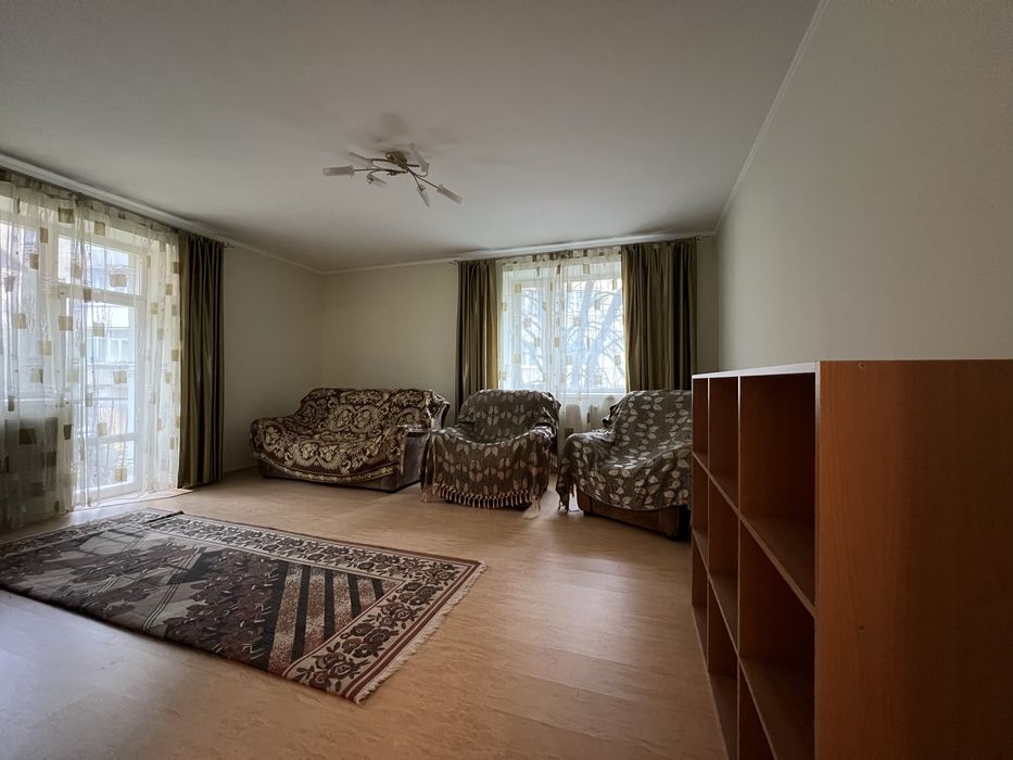 Здається 3-кімнатна квартира